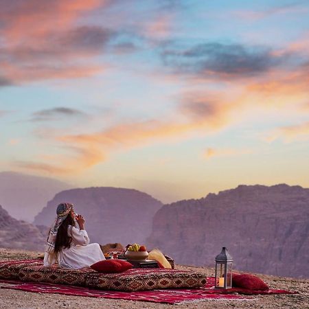 Mövenpick Nabatean Castle Hotel Wadi Musa Exteriör bild