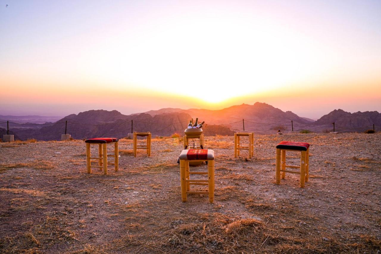 Mövenpick Nabatean Castle Hotel Wadi Musa Exteriör bild