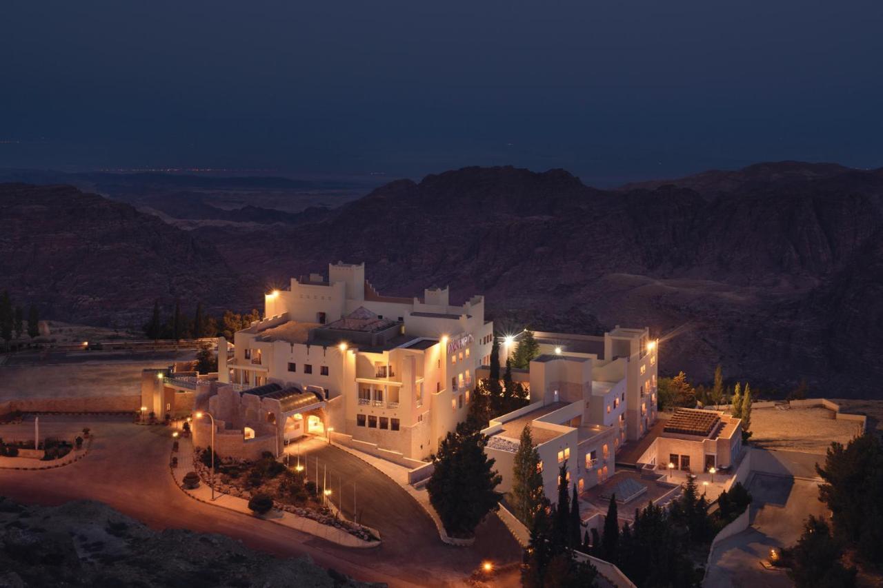 Mövenpick Nabatean Castle Hotel Wadi Musa Exteriör bild